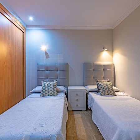 Marina Luxury Apartment Естепона Екстериор снимка