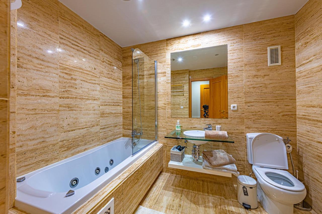 Marina Luxury Apartment Естепона Екстериор снимка