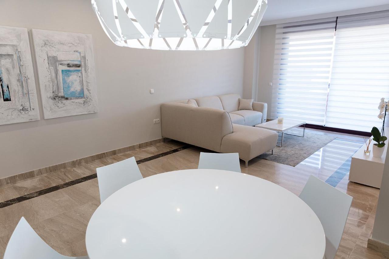 Marina Luxury Apartment Естепона Екстериор снимка
