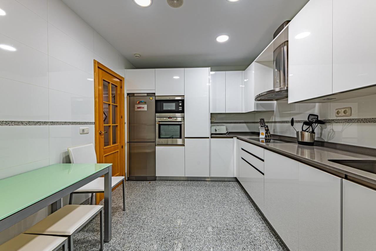 Marina Luxury Apartment Естепона Екстериор снимка