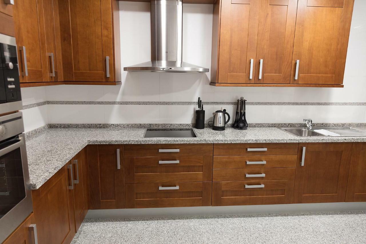 Marina Luxury Apartment Естепона Екстериор снимка